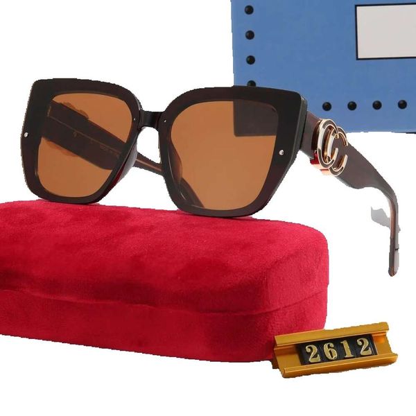 2023 designer sunglasses original eyeglasses outdoor shades pc frame fashion classic lady mirrors for women and men glasses 18, White;black
2023 designer sunglasses original eyeglasses outdoor shades pc frame fashion classic lady mirrors for women and men glasses 18, White;black