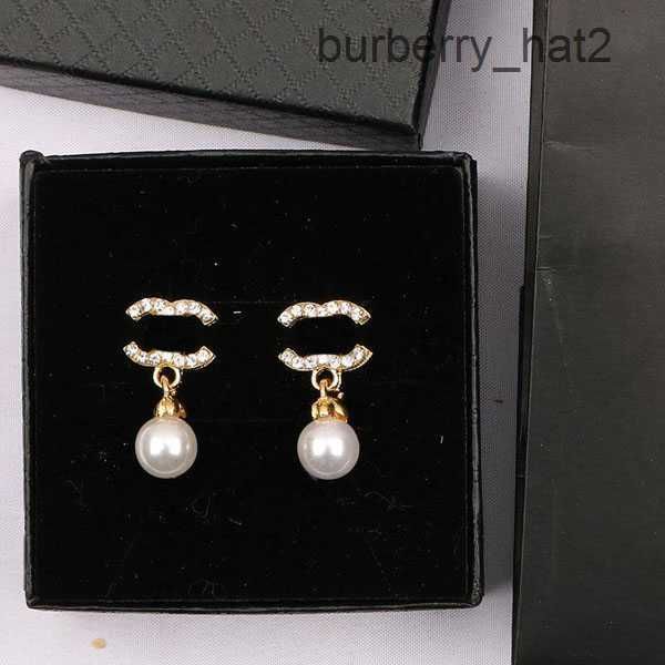 18k gold plated designers brand earrings designer letter ear stud women crystal pearl geometric earring for wedding party jewerlry accessori, Golden
18k gold plated designers brand earrings designer letter ear stud women crystal pearl geometric earring for wedding party jewerlry accessori, Golden
