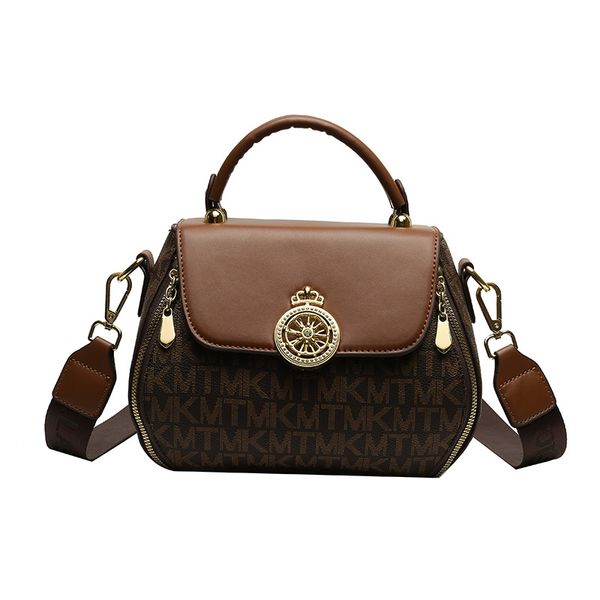designer bag luxury bag with versatile and atmospheric printing trend one shoulder diagonal cross handbag
designer bag luxury bag with versatile and atmospheric printing trend one shoulder diagonal cross handbag