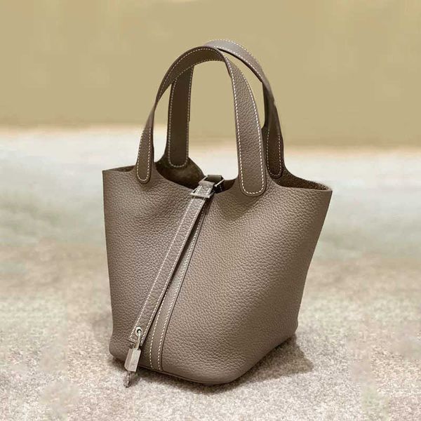 designer bag vegetable basket bags picotin lock female leather cowhide handbag large capacity bucket bag brand tote
designer bag vegetable basket bags picotin lock female leather cowhide handbag large capacity bucket bag brand tote