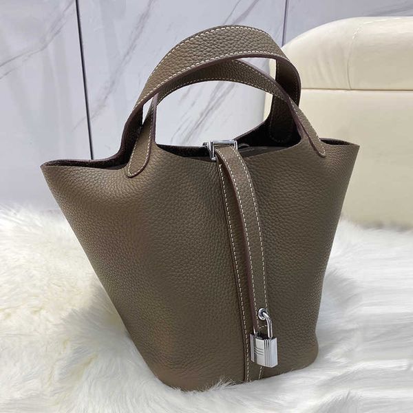 handmade vegetable basket bag for women 2023 new high-end togo first layer cowhide hand wax line leather bucket
handmade vegetable basket bag for women 2023 new high-end togo first layer cowhide hand wax line leather bucket