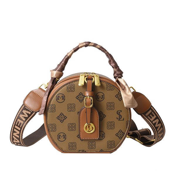 new single shoulder crossbody women's bag fashion letter round bag netting red personality round cake bag
new single shoulder crossbody women's bag fashion letter round bag netting red personality round cake bag