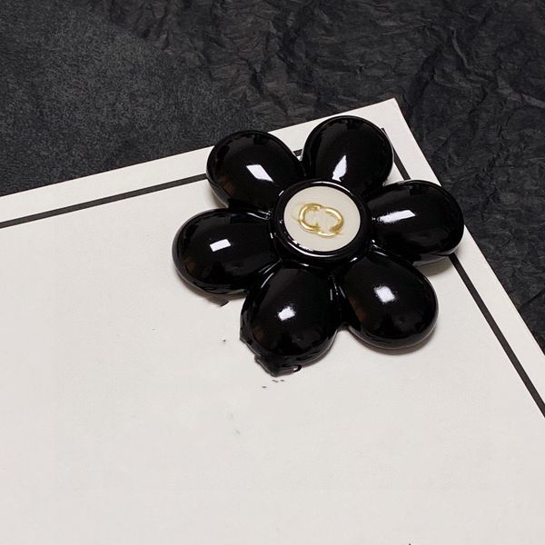 2023 fashion charm designer brooches pins brooches channel womens mens couples accessories pin ccity dress pins lady specifications luxury v, Gray
2023 fashion charm designer brooches pins brooches channel womens mens couples accessories pin ccity dress pins lady specifications luxury v, Gray