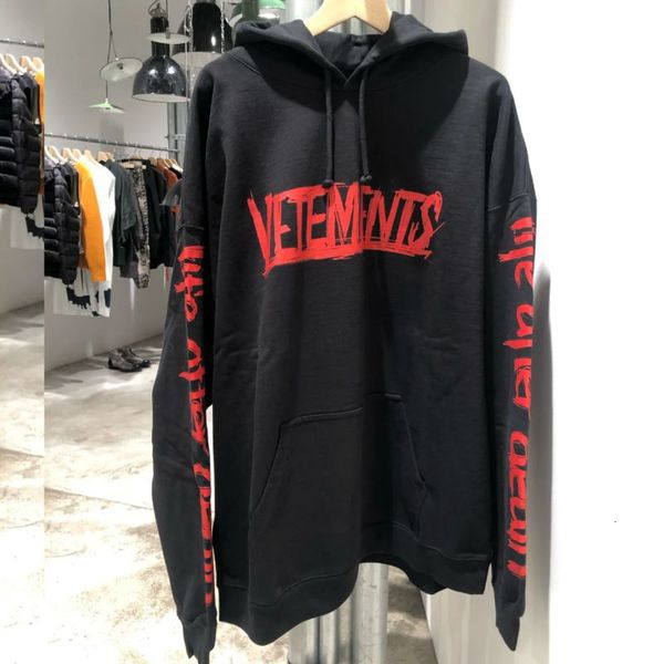 men's hoodies sweatshirts vetements graffiti signature letter print hooded sweatshirt embroidery men women oversized vtm 230810, Black
men's hoodies sweatshirts vetements graffiti signature letter print hooded sweatshirt embroidery men women oversized vtm 230810, Black