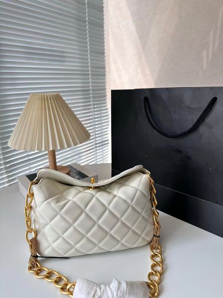luxury designer bag fashion women's luxury classic underarm bag thick chain casual versatile large capacity portable underarm bag
luxury designer bag fashion women's luxury classic underarm bag thick chain casual versatile large capacity portable underarm bag