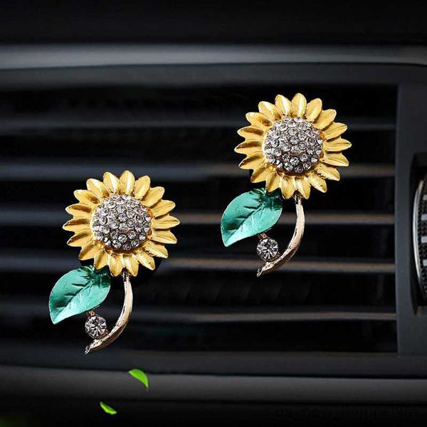 decorations sunflower decoration air in auto outlet perfume clip fragrances diffuser bling car accessories interior gifts r230811
decorations sunflower decoration air in auto outlet perfume clip fragrances diffuser bling car accessories interior gifts r230811