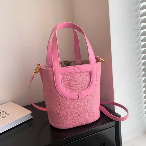 factory designer h ermes bucket bags for women online shop new pig nose vegetable basket bag large capacity portable water commuter with rea
factory designer h ermes bucket bags for women online shop new pig nose vegetable basket bag large capacity portable water commuter with rea