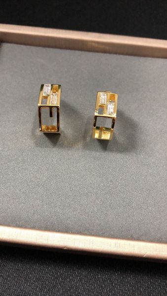 2023 womens premium gold earring designer stud earring luxury brand letter design earrings fashion jewelry a2, Golden;silver
2023 womens premium gold earring designer stud earring luxury brand letter design earrings fashion jewelry a2, Golden;silver