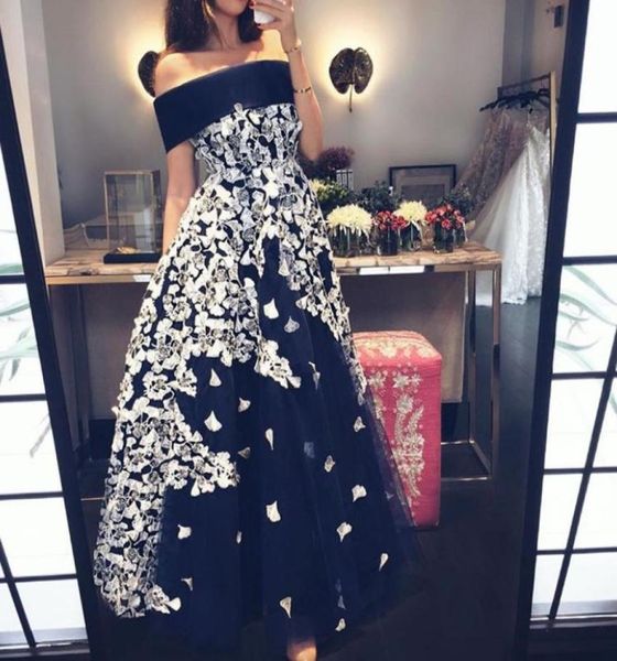 2017 prom dresses a line off the shoulder white lace appliqued black tulle floor length evening dress5086684
2017 prom dresses a line off the shoulder white lace appliqued black tulle floor length evening dress5086684