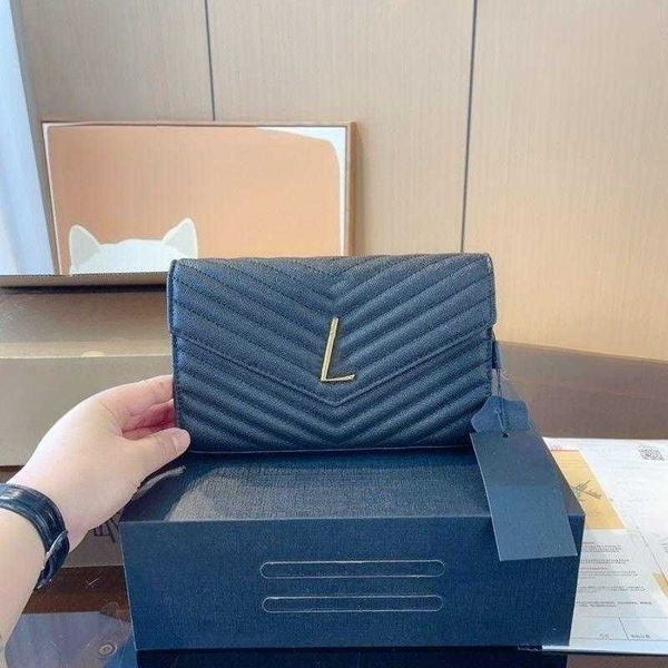 r bag shoulder handbag new clamshell wallet fashion caviar leather chain cowhide crossbody envelope bag
r bag shoulder handbag new clamshell wallet fashion caviar leather chain cowhide crossbody envelope bag