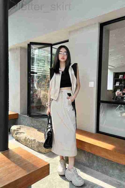 women's two piece pants designer p family 23 spring/summer new fashionable foreign air pressure adhesive letter decoration short vest+h, White
women's two piece pants designer p family 23 spring/summer new fashionable foreign air pressure adhesive letter decoration short vest+h, White