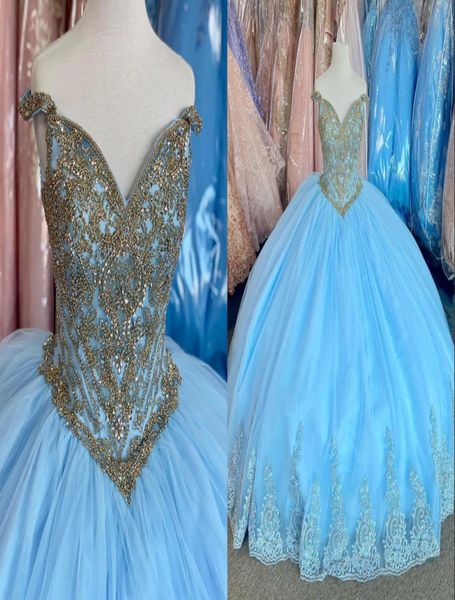 2022 luxurious gold crystal rhinestones quinceanera evening party dresses light blue off the shoulder with sleeves tulle lace char2723023, Blue;red
2022 luxurious gold crystal rhinestones quinceanera evening party dresses light blue off the shoulder with sleeves tulle lace char2723023, Blue;red