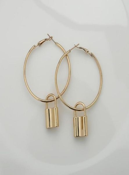 exaggerated luxury big hoop earring for women statement fashion jewelry luxury lock pendant circle round oorbellen female5603108, Golden;silver
exaggerated luxury big hoop earring for women statement fashion jewelry luxury lock pendant circle round oorbellen female5603108, Golden;silver
