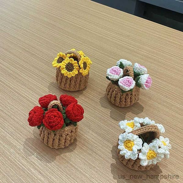 decorations net red handmade knitted rose/sunflower/dasiy flower basket girlfriend gifts interior decoration pendant car r230811
decorations net red handmade knitted rose/sunflower/dasiy flower basket girlfriend gifts interior decoration pendant car r230811