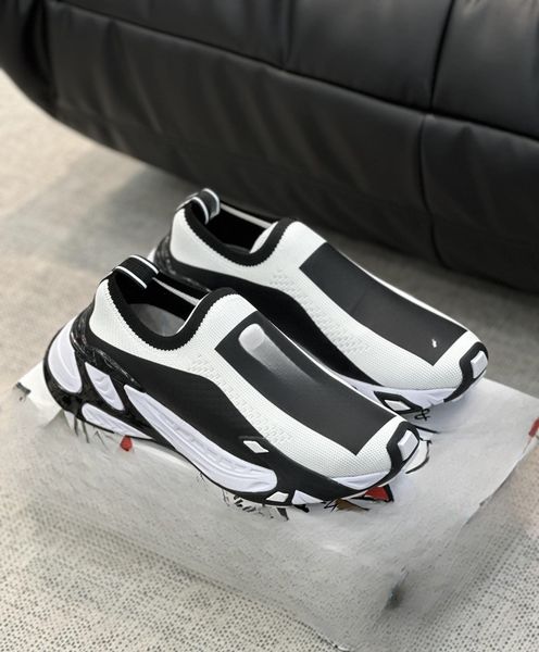 designer luxury brand men's casual sports shoes imported cowhide panel glossy texture silk fabric casual shoes detailed information sea, Black
designer luxury brand men's casual sports shoes imported cowhide panel glossy texture silk fabric casual shoes detailed information sea, Black