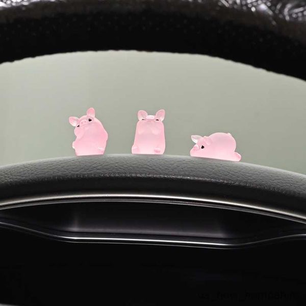 decorations cute mini pig auto air outlet decoration toys women men gifts car interior home ornaments accessories r230811
decorations cute mini pig auto air outlet decoration toys women men gifts car interior home ornaments accessories r230811