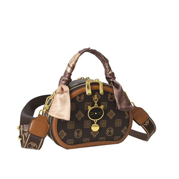 designer bag single shoulder crossbody women's bag fashion letter round bag netting red personality round cake bag
designer bag single shoulder crossbody women's bag fashion letter round bag netting red personality round cake bag