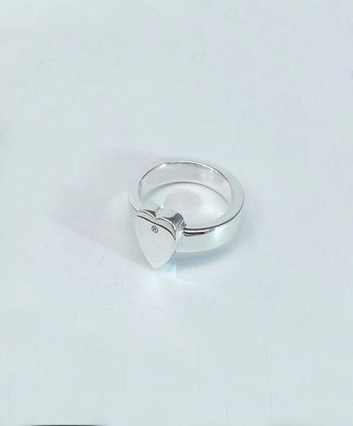 silver plated ring with heart for mens and women engagement wedding jewelry lover gift3339645
silver plated ring with heart for mens and women engagement wedding jewelry lover gift3339645