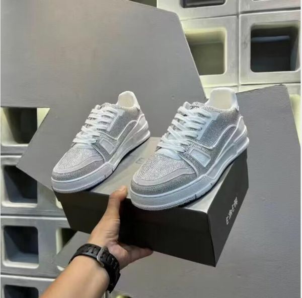 high-quality luxury spring and summer men's sports shoes couple contrast outsole casual shoes ladies fashion trend joker shoes., Black
high-quality luxury spring and summer men's sports shoes couple contrast outsole casual shoes ladies fashion trend joker shoes., Black