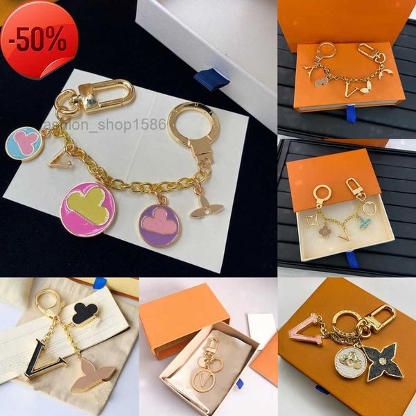 keychains lanyards luxury designers letters with diamonds keychain car key chain women buckle jewelry keyring bags pendant exquisite giftess, Silver
keychains lanyards luxury designers letters with diamonds keychain car key chain women buckle jewelry keyring bags pendant exquisite giftess, Silver