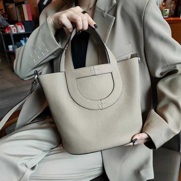 luxury brand designer h ermes picotin lock tote bags for sale new togo layer cowhide pig nose vegetable basket bucket bag handheld one shoul
luxury brand designer h ermes picotin lock tote bags for sale new togo layer cowhide pig nose vegetable basket bucket bag handheld one shoul
