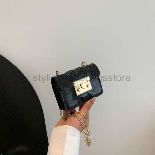 shoulder bags solid stone pattern lock chain mini chain small bag for women 2023 summer new fashion lipstick one shoulder crossbody bagstyli
shoulder bags solid stone pattern lock chain mini chain small bag for women 2023 summer new fashion lipstick one shoulder crossbody bagstyli
