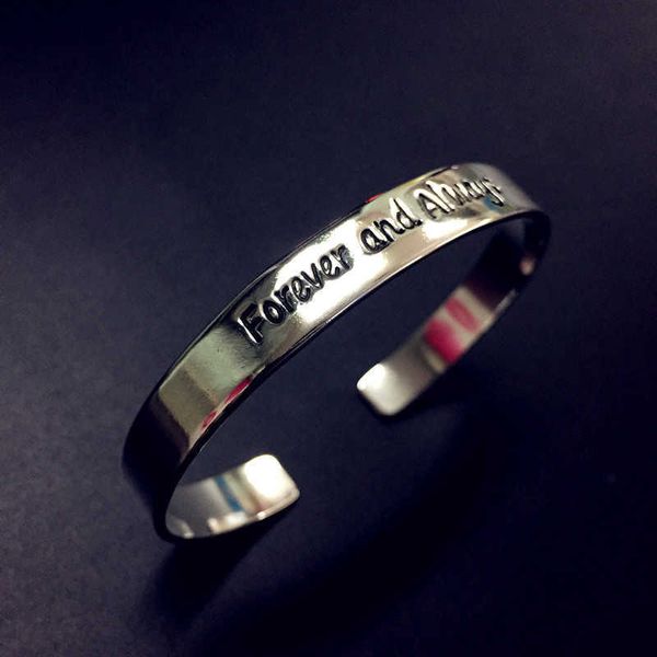 Luxury Tiff fashion brand jewelry New English letter Bracelet t home will always love you Fashion white copper silver plated bracelet gift
Luxury Tiff fashion brand jewelry New English letter Bracelet t home will always love you Fashion white copper silver plated bracelet gift