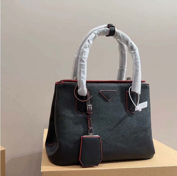 2023 luxurys medium tote bag designer travel bag big purses handbags girl fashion handbag work shoulder tote women luxurys designers bags to
2023 luxurys medium tote bag designer travel bag big purses handbags girl fashion handbag work shoulder tote women luxurys designers bags to