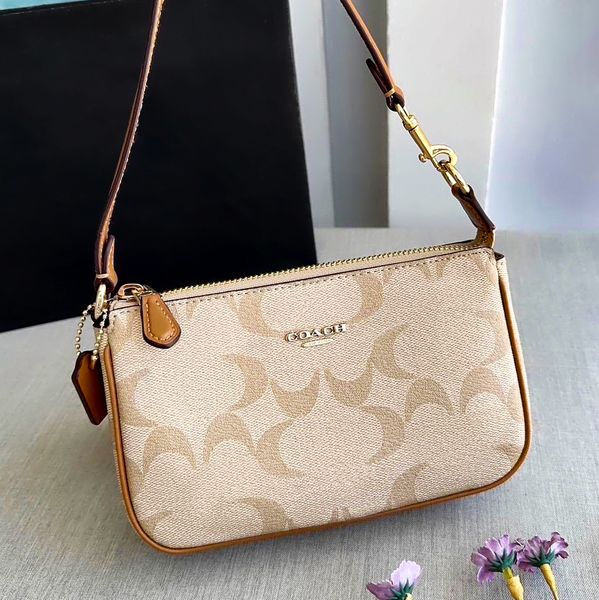 the totes mens travel graffiti teri shoulder bag luxury designer womens handba clutch bagsg fashion canvas leather underarm lady embossing v
the totes mens travel graffiti teri shoulder bag luxury designer womens handba clutch bagsg fashion canvas leather underarm lady embossing v