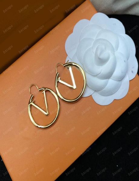 3cm 4cm 5cm gold stud earrings designer for women jewlery letter stud luxury classic brand hoop earring wedding party 2209193z9832732, Golden;silver
3cm 4cm 5cm gold stud earrings designer for women jewlery letter stud luxury classic brand hoop earring wedding party 2209193z9832732, Golden;silver