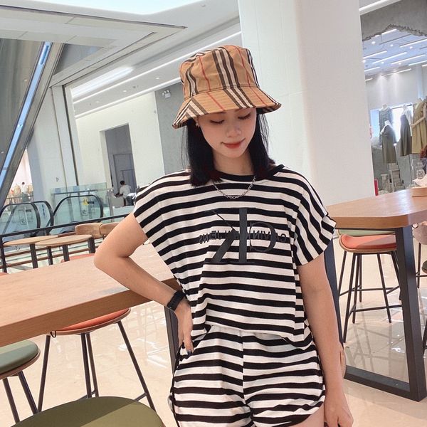 straw hat woman summer korean version of small fresh sunshade hat collapsible large eaves sunscreen british sun hat, Blue;gray
straw hat woman summer korean version of small fresh sunshade hat collapsible large eaves sunscreen british sun hat, Blue;gray