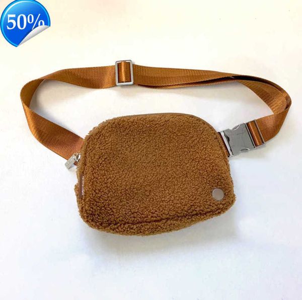 shoulder bags wholesale lulu everywhere teddy bear chest belt bag yoga sport 2023 new lulu womens luxury designer fanny portable water proof
shoulder bags wholesale lulu everywhere teddy bear chest belt bag yoga sport 2023 new lulu womens luxury designer fanny portable water proof