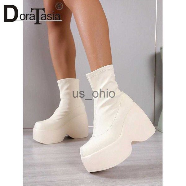 boots brand design ladies platform boots fashion solid wedges high heels women's boots casual party street thick bottom woman shoes j23, Black
boots brand design ladies platform boots fashion solid wedges high heels women's boots casual party street thick bottom woman shoes j23, Black
