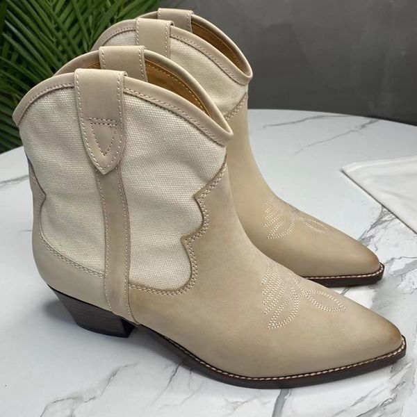 boots winter style leather classic stitching fashion allmatch medium heel comfortable plus size women's short boots 230810, Black
boots winter style leather classic stitching fashion allmatch medium heel comfortable plus size women's short boots 230810, Black