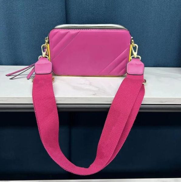 2023tote bag designer women bag fashion handbag famous totes luxury travel snapscamera small crossbody purse letter shoulder bags messenger
2023tote bag designer women bag fashion handbag famous totes luxury travel snapscamera small crossbody purse letter shoulder bags messenger