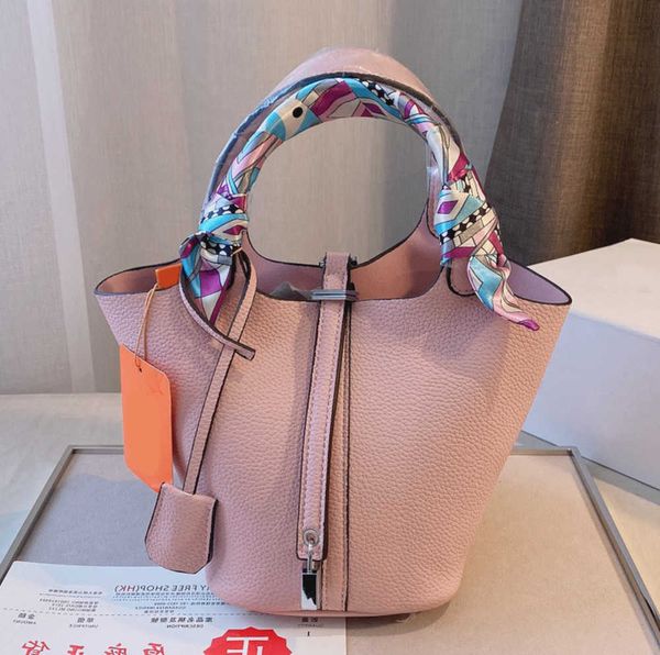 basket vegetables handbags tote shopping bag genuine leather palmar stria high-capacity with h letter purse silver lock key multiple color20
basket vegetables handbags tote shopping bag genuine leather palmar stria high-capacity with h letter purse silver lock key multiple color20