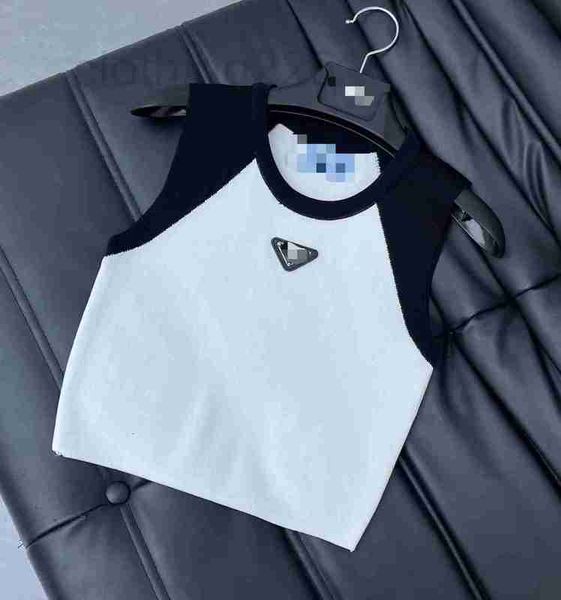 women's tanks & camis designer 2023 new knitted fashion tank with triangle vertical stripe texture on the chest, slim fit short design, White
women's tanks & camis designer 2023 new knitted fashion tank with triangle vertical stripe texture on the chest, slim fit short design, White