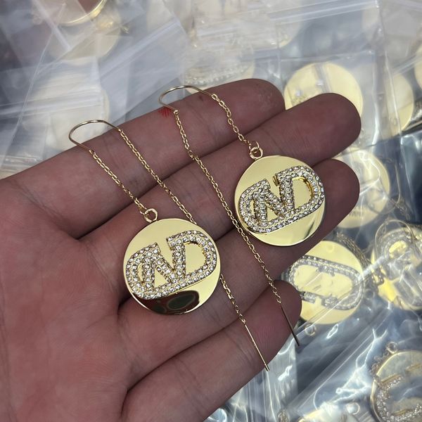 letter v earring logo valentinolies stud earing women hoop designer luxury jewelry woman v logo pearl earrings 78, Golden;silver
letter v earring logo valentinolies stud earing women hoop designer luxury jewelry woman v logo pearl earrings 78, Golden;silver