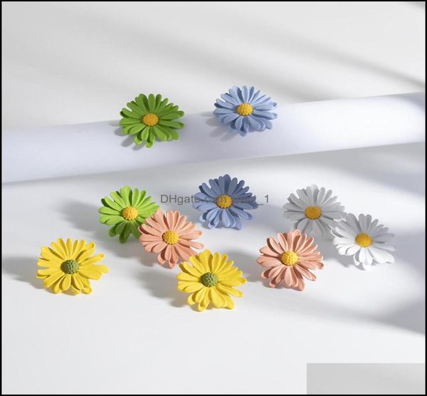 jewelrycute small daisy stud for women 925 sterling sier needle sweet flower earrings party holiday whole jewelry drop deliver1274471, Golden;silver
jewelrycute small daisy stud for women 925 sterling sier needle sweet flower earrings party holiday whole jewelry drop deliver1274471, Golden;silver