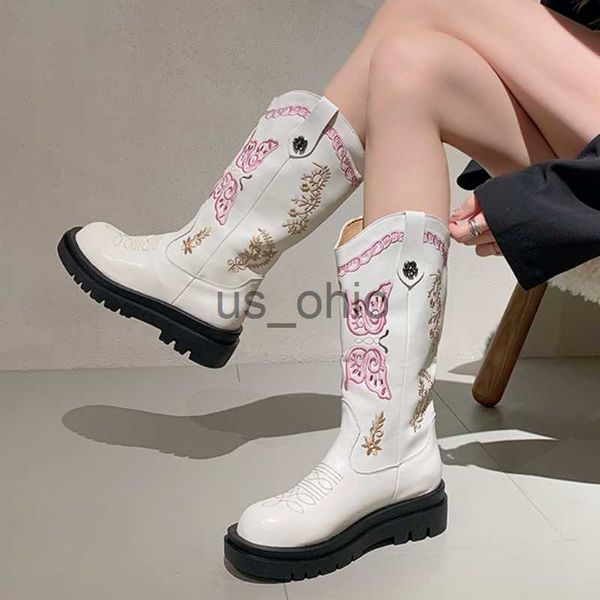 boots women embroidery chelsea boots 2023 new fashion casual gladiator winter flats platform mid calf shoes goth motorcycle snow botas j0811, Black
boots women embroidery chelsea boots 2023 new fashion casual gladiator winter flats platform mid calf shoes goth motorcycle snow botas j0811, Black