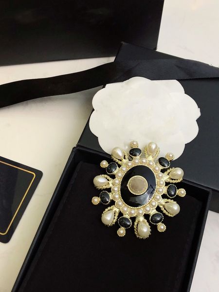 luxury brand designer channel brooch women's gold and silver crystal pearl rhinestone cape buckle brooch set brooch wedding party jewel, Gray
luxury brand designer channel brooch women's gold and silver crystal pearl rhinestone cape buckle brooch set brooch wedding party jewel, Gray