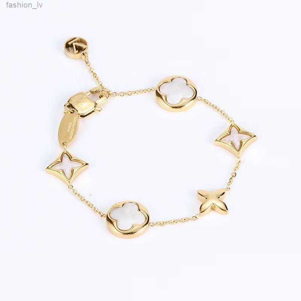flower lock bracelets bangle letter v titanium steel designer for women men luxury jewlery gifts woman girl gold silver rose gold wholesale, Black
flower lock bracelets bangle letter v titanium steel designer for women men luxury jewlery gifts woman girl gold silver rose gold wholesale, Black
