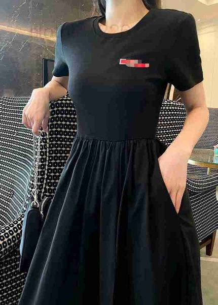 basic & casual dresses designer 23ss spring/summer new style spliced large hem long dress with red label on the chest for a slim fit qrpw, Black;gray
basic & casual dresses designer 23ss spring/summer new style spliced large hem long dress with red label on the chest for a slim fit qrpw, Black;gray