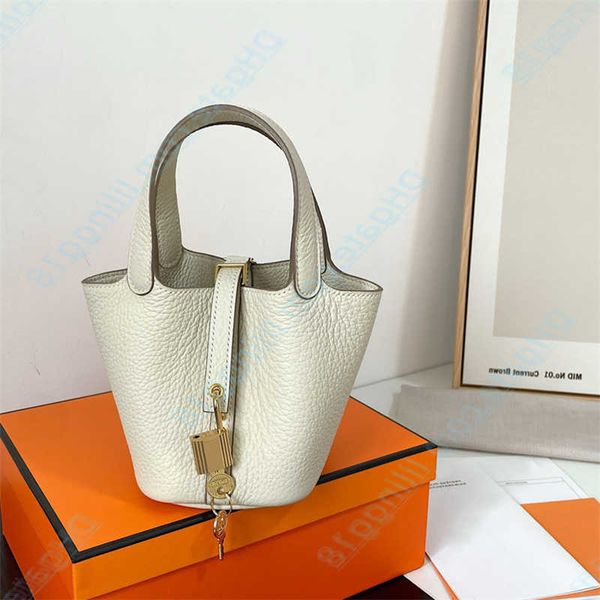 woman luxury with lock shoulders bag designed famous pure colour bucket bags fashion style handbags cross body clutch totes hobo purses wall
woman luxury with lock shoulders bag designed famous pure colour bucket bags fashion style handbags cross body clutch totes hobo purses wall