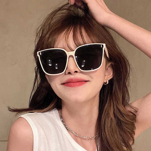 gm for women one vertical meter nail style sunglasses korean version large slimming uv resistant ins round face internet red same model, White;black
gm for women one vertical meter nail style sunglasses korean version large slimming uv resistant ins round face internet red same model, White;black