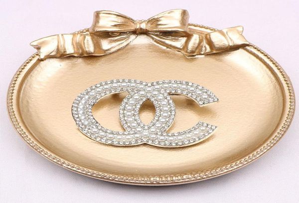 classic brand designer letters pattern chain brooch women gold crystal rhinestone pearl broochs elegance temperament simple ladies3057781, Gray
classic brand designer letters pattern chain brooch women gold crystal rhinestone pearl broochs elegance temperament simple ladies3057781, Gray
