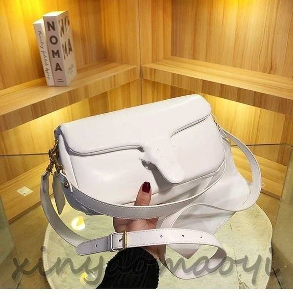 2023 designer shoulder bag chain strap handbag plaid purses solid buckle sheepskin caviar pattern women's luxury evening bags totes
2023 designer shoulder bag chain strap handbag plaid purses solid buckle sheepskin caviar pattern women's luxury evening bags totes