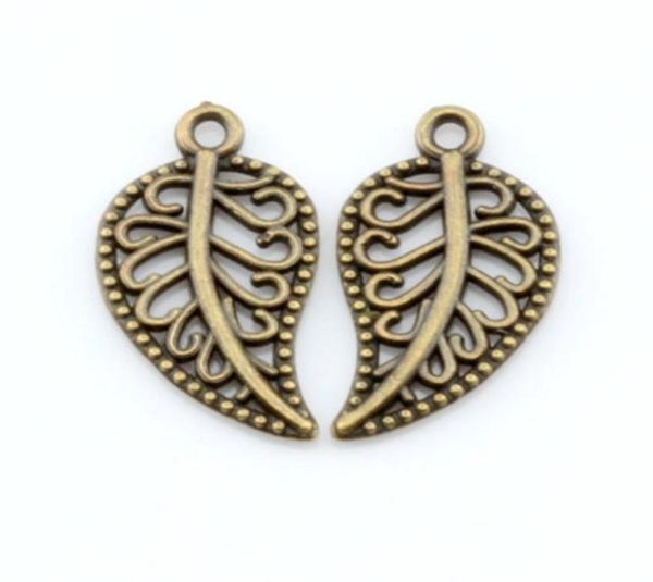 300pcs antique bronze lovely hollow mini leaf charm pendant for jewelry making bracelet necklace findings 105x19mm6210499, Bronze;silver
300pcs antique bronze lovely hollow mini leaf charm pendant for jewelry making bracelet necklace findings 105x19mm6210499, Bronze;silver