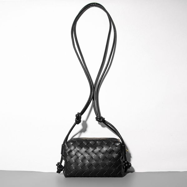 designer women's shoulder bag luxury brand high-end woven bag fashion casual small square bag crossbody bag 2023 new hot
designer women's shoulder bag luxury brand high-end woven bag fashion casual small square bag crossbody bag 2023 new hot
