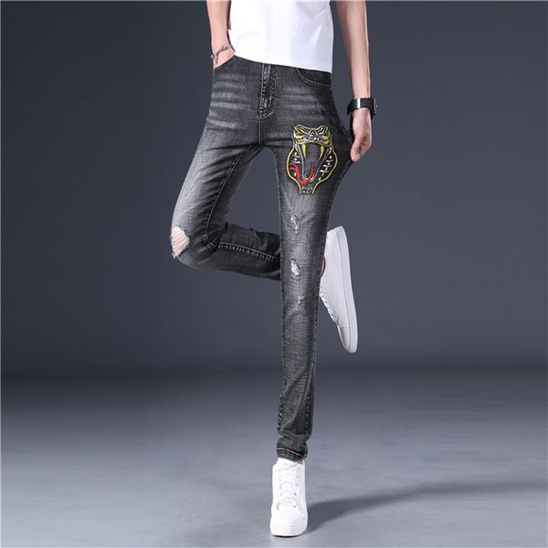 2020 summer hip hop mens jeans snake embroidery skinny jeans men casual hole washed pencil pants fashion male denim trouser2185, Blue
2020 summer hip hop mens jeans snake embroidery skinny jeans men casual hole washed pencil pants fashion male denim trouser2185, Blue